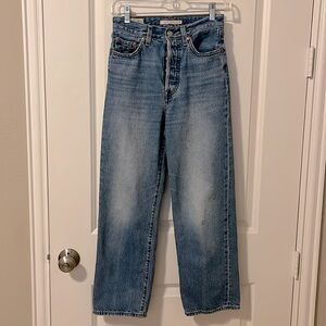 Levi's Ribcage Premium Straight Ankle Jeans in Size 25 x 27